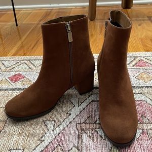 Blondo Alida Suede Waterproof Ankle Boot in Brown
